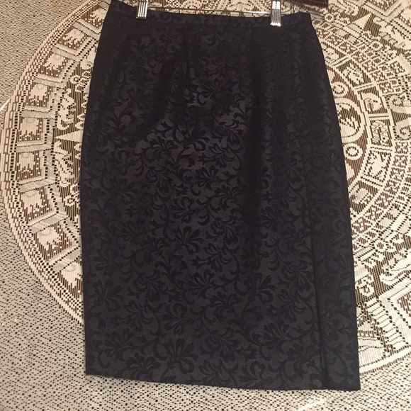 💕Host Pick💕⬇️Price Drop⬇️NWOT Black 2 piece suit Long jacket with pencil skirt - Picture 3 of 4